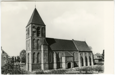 1252 Een prentbriefkaart van de Nederlands-hervormde kerk in IJzendoorn