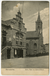 1272 Een prentbriefkaart met een gezicht op de Nederlands-hervormde kerk en het gemeentehuisje