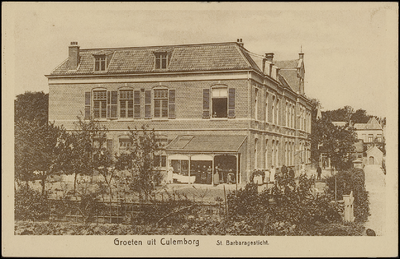 11 Het RK Barbaragesticht. Een van de twee ziekenhuizen in Culemborg. Het Barbara lag aan de Elisabethdreef. In 1975 ...