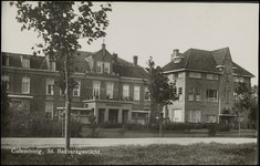 27 Het RK Barbaragesticht. Een van de twee ziekenhuizen in Culemborg. Het Barbara lag aan de Elisabethdreef. In 1975 ...