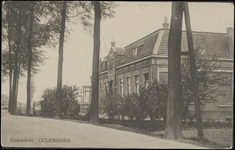 204 Het in 1906 gebouwde Algemene ziekenhuis aan de Paardengracht. Later werd dit stuk singel vernoemd naar de eerste ...