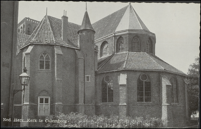 220 Grote of Barbarakerk. Gotische kruisbasiliek uit de 14e eeuw, in 1654 afgebrand en weer herbouwd. In 1963 grondig ...