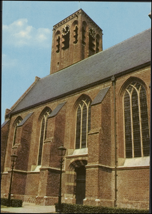 250 Kleurenfoto van de Grote of Barbarakerk. Gotische kruisbasiliek uit de 14e eeuw, in 1654 afgebrand en weer ...