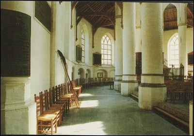 256 Omgang achter het koor van de Grote of Barbarakerk. Gotische kruisbasiliek uit de 14e eeuw, in 1654 afgebrand en ...