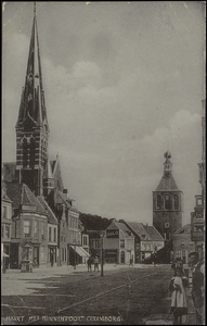 311 Markt met Binnenpoort en RK Barbarakerk.