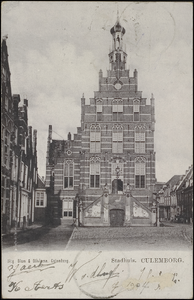 369 Stadhuis in laatgotische stijl gebouwd in 1539 naar ontwerp van Rombout Keldermans.