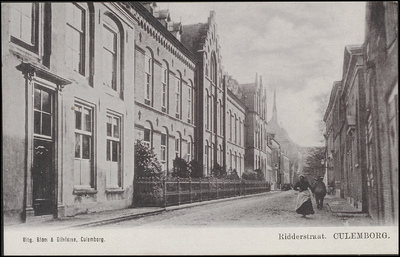 578 Ridderstraat met rechts het pensionaat de Mariakroon. De Mariakroon werd eind 19de eeuw gebouwd en was een ...