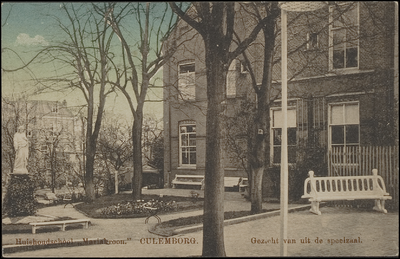 580 De Mariakroon werd eind 19de eeuw gebouwd en was een pensionaat voor welgestelde meisjes. In 1964 sloot het zijn ...