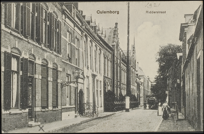 598 Ridderstraat met pensionaat de Mariakroon. De Mariakroon werd eind 19de eeuw gebouwd en was een pensionaat voor ...