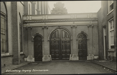 669 Toegangspoort van het klein Seminarie. Het klein Seminarie werd tussen 1857 en 1899 gebouwd en was een ...