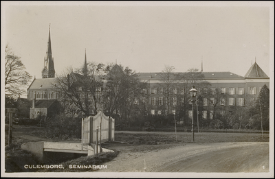 698 Het klein Seminarie werd tussen 1857 en 1899 gebouwd en was een opleidingsinstituut voor priesters van de ...