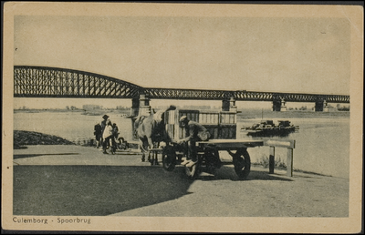 801 Oude Spoorbrug gebouwd tussen 1863 en 1868. De hoofdoverspanning is 154 meter samen met de aanbruggen toen de ...