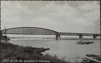 805 Oude Spoorbrug gebouwd tussen 1863 en 1868. De hoofdoverspanning is 154 meter samen met de aanbruggen toen de ...