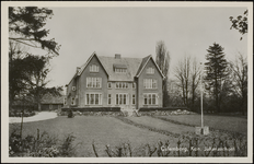 878 Villa Sprokkelenburg uit 1910. In gebruik geweest als schoolgebouw. Nu weer particulier bewoond.