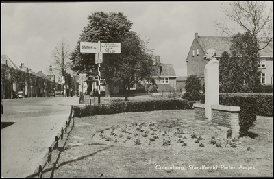 1061 Buste van dirigent Pieter Aafjes van de naar hem genoemde Koninklijke Harmonie.