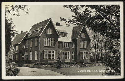 1534 Villa Sprokkelenburg uit 1910. In gebruik geweest als schoolgebouw. Nu weer particulier bewoond.
