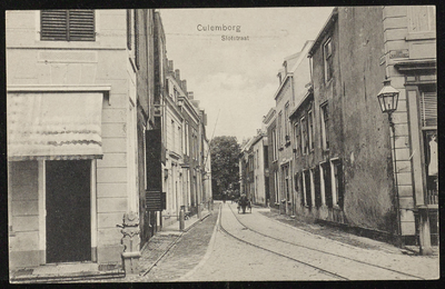 1552 Slotstraat vanaf de Vier Hoeken met het spoor van de T.B.C. tramlijn.