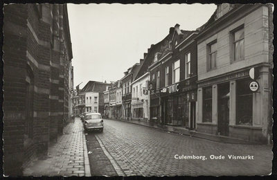 1609 Oude Vimarkt richting de Vier Hoeken met links de zijgevel van het Stadhuis.