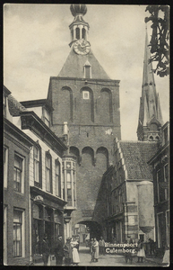 1635 De Binnenpoort of Lanxmeerpoort uit 1318 is de enig overgebleven stadspoort. Toen de aangrenzende nederzetting ...