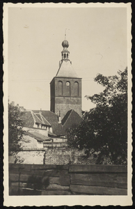 1647 De Binnenpoort of Lanxmeerpoort uit 1318 is de enig overgebleven stadspoort. Toen de aangrenzende nederzetting ...