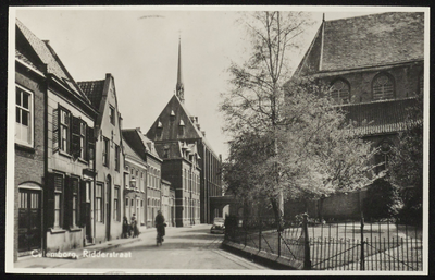 1741 Ridderstraat met rechts de Grote of Barbarakerk en in het midden de kapel van het Seminarie.