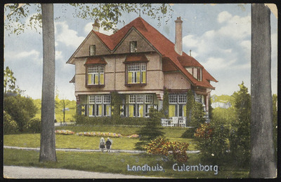 1800 Villa uit 1908 van architect L. de Vries gebouwd in opdracht van de rentmeester van de kroondomeinen.
