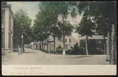 1872 Hoek Stationsweg en Triosingel met links de voorkant van het toenmalige hoofdgebouw van Gispen. Daarvoor was het ...