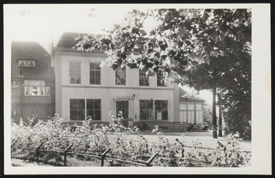1896 Hoofdkantoor van de meubelfabriek Gispen aan de Stationssingel. Daarvoor was het Hotel Stations Koffijhuis er ...