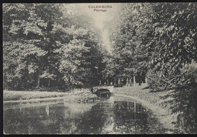 1922 Vijver en bruggetje in de Plantage. Het stadspark van Culemborg aan de Wilhelminadreef.