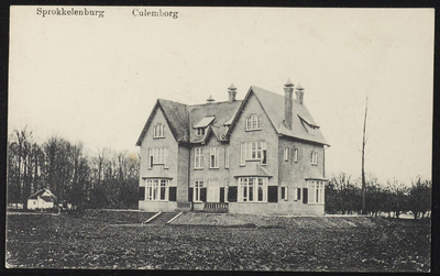 1930 Villa Sprokkelenburg uit 1910. In gebruik geweest als schoolgebouw. Nu weer particulier bewoond.