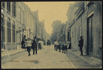 2074 Ridderstraat met links het pensionaat Mariakroon .