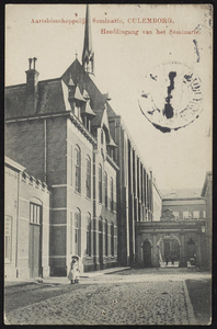 2151 Poort en hoofdingang van het Klein Seminarie. Het klein Seminarie werd tussen 1857 en 1899 gebouwd en was een ...