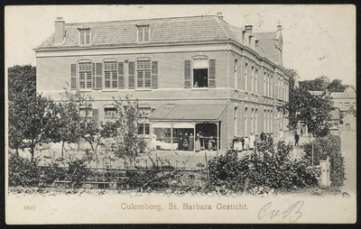 2169 Het RK Barbaragesticht. Een van de twee ziekenhuizen in Culemborg. Het Barbara lag aan de Elisabethdreef. In 1975 ...
