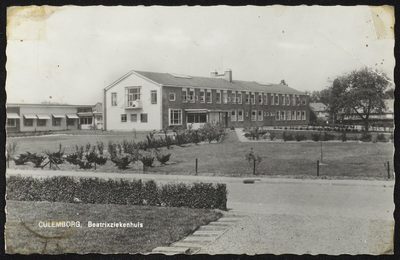 2178 Het Beatrixziekenhuis werd in 1959 gebouwd aan de Prins Bernardstraat en was het algemene ziekenhuis naarst het RK ...