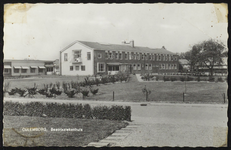 2178 Het Beatrixziekenhuis werd in 1959 gebouwd aan de Prins Bernardstraat en was het algemene ziekenhuis naarst het RK ...