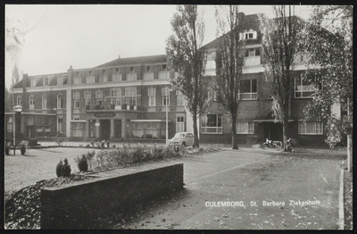 2180 Het RK Barbaragesticht. Een van de twee ziekenhuizen in Culemborg. Het Barbara lag aan de Elisabethdreef. In 1975 ...