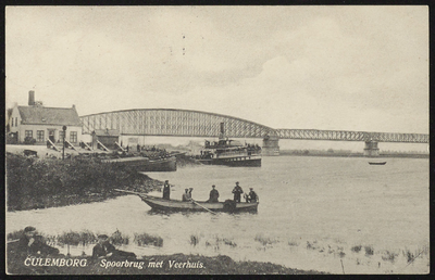 2203 Oude Spoorbrug gebouwd tussen 1863 en 1868. De hoofdoverspanning is 154 meter samen met de aanbruggen toen de ...