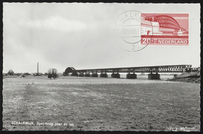 2204 Oude Spoorbrug gebouwd tussen 1863 en 1868. De hoofdoverspanning is 154 meter samen met de aanbruggen toen de ...