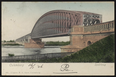 2216 Oude Spoorbrug gebouwd tussen 1863 en 1868. De hoofdoverspanning is 154 meter samen met de aanbruggen toen de ...