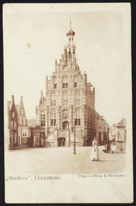 2316 Stadhuis in laatgotische stijl gebouwd in 1539 naar ontwerp van Rombout Keldermans.