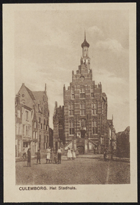 2334 Stadhuis in laatgotische stijl gebouwd in 1539 naar ontwerp van Rombout Keldermans.