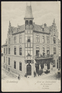 2411 Hotel Vulto op de hoek Markt en de Everwijnstraat vanaf de Binnenpoort.