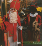 168 Foto van de Openbare Lagere School 'De Daverhof' in Kerk-Avezaath (gem. Buren). Bezoek van Sint-Nicolaas en Zwarte Piet