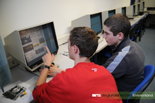 Leerlingen van het RSG Lingecollege (locatie Heiligestraat) volgen diversen workshops bij het RAR in het kader van het ...