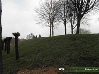 Vloedheuvel in Bruchem en Kerkwijk. Foto gebruikt voor het lespakket Water/Land. Hierin wordt aandacht besteed aan de ...