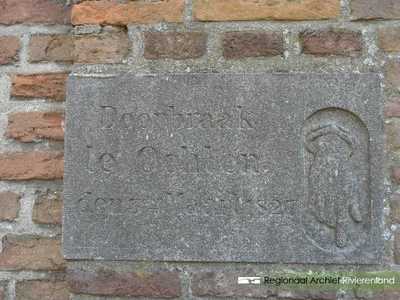 526 Vloedstenen in Culemborg. Foto gebruikt voor het lespakket Water/Land. Hierin wordt aandacht besteed aan de manier ...