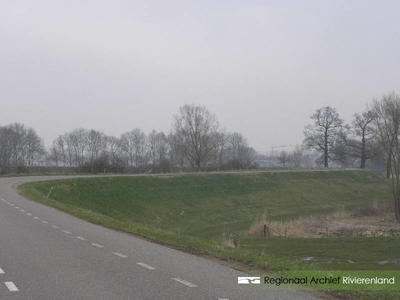 684 Maasdijk in Aalst. Foto gebruikt voor het lespakket Water/Land. Hierin wordt aandacht besteed aan de manier waarop ...