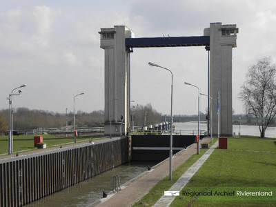 764 Sluis Sint Andries in Maasdriel. Foto gebruikt voor het lespakket Water/Land. Hierin wordt aandacht besteed aan de ...