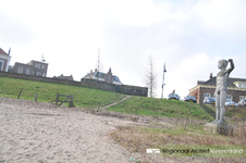 Flexibele waterkering in Zaltbommel. Foto gebruikt voor het lespakket Water/Land. Hierin wordt aandacht besteed aan de ...