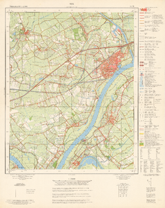 134 Een topografische kaart van Tiel en omgeving met het gebied tussen de hoekpunten Buren en Tiel, Hurwenen en Wamel. ...